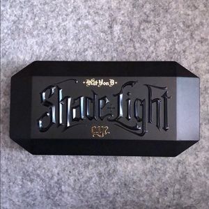 Kat von D mini pallet in Plum